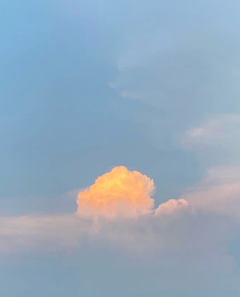 A sunset over the ocean representing beauty in everyday life